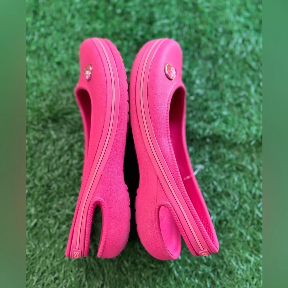 Crocs Kids Vibrant Pink Slip-On Shoes Size J-2‎